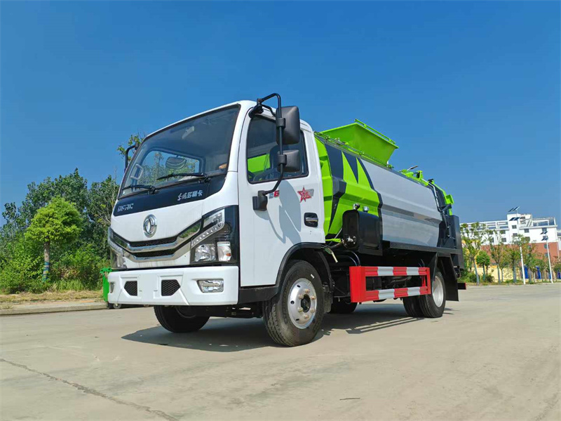 東風(fēng)多利卡6方餐廚垃圾車(chē)馬上開(kāi)往貴陽(yáng)交付，送無(wú)線(xiàn)遙控器